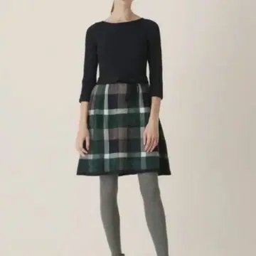 블랙 니트 체크 무늬 무릎 기장 원피스