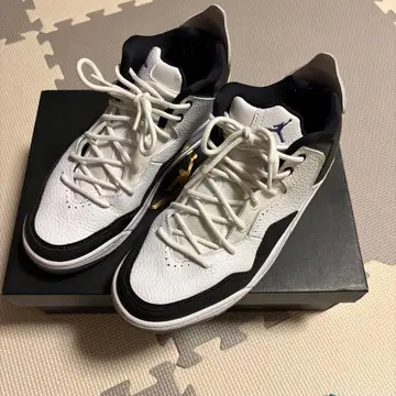 Jordan 스니커즈 화이트/블랙/네이비