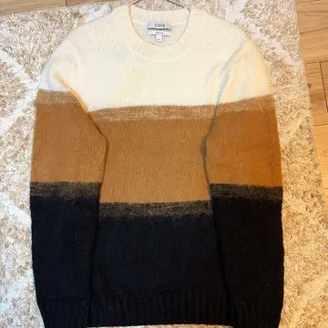 COS 크루넥 스웨터 아이보리 베이지 블랙