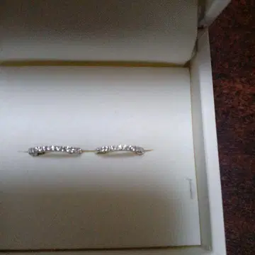 새상품 다이아몬드 장식 후프형 플라티나 귀찌