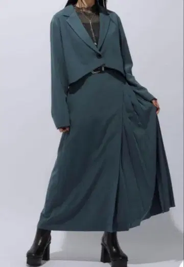 HARE 2P 자켓*비대칭 플리츠 스커트 셋업 그린