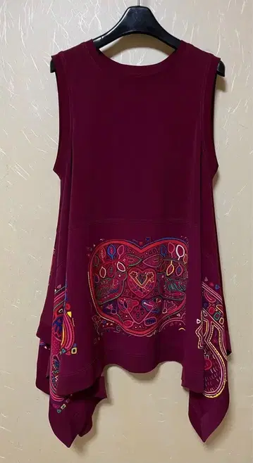 토쿠코 프리미에 볼 버건디 슬리브리스 튜닉