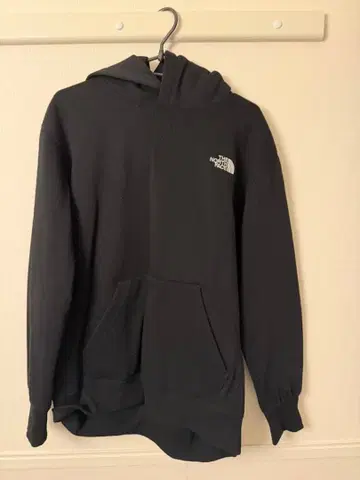 The North Face 블랙 후드티 NT61835