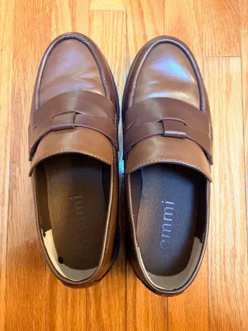 emmi 브라운 로퍼