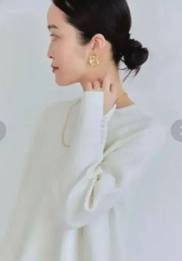 소매 페이크 진주 크루넥 풀오버 니트 -워셔블-