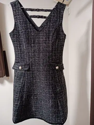 뒷면 리본 포함 밑단 벨로아 라인 트위드 오버롤 스커트 V넥