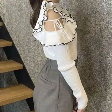 숄더 오픈 프릴 니트 dazzlin 화이트 화이트 가을/겨울