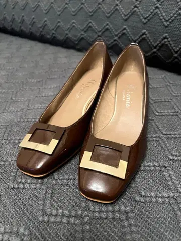 브라운 스퀘어토 펌프스