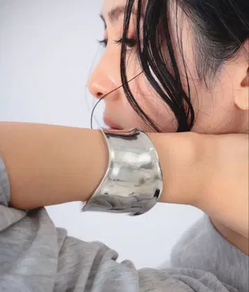 Demi-Luxe BEAMS 웨이브 와이드 뱅글