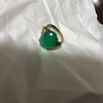 그린 컬러 돌 장식 반지