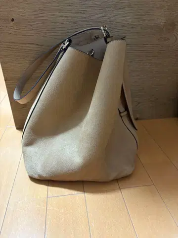 H&M 스웨이드 버킷백