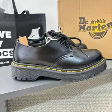 새상품 Dr.Martens 닥터마틴 3홀 마틴 부츠 블랙 24