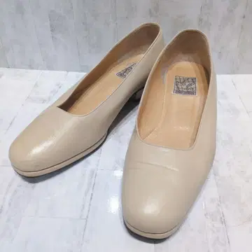 JUNKOSHIMADA 베이지 가죽 펌프스 낮은 힐 약 22cm