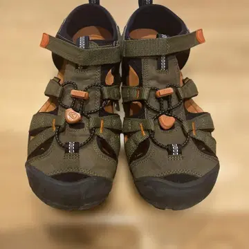 킨 23.5cm 아웃도어 샌들 올리브색