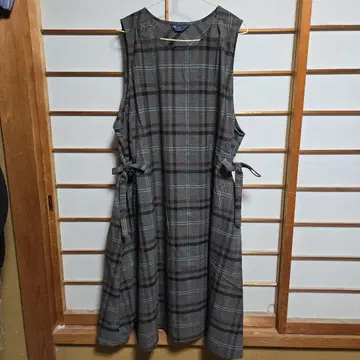 체크 무늬 오버롤 스커트