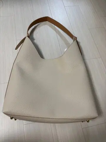 원 핸들 숄더백 아이보리