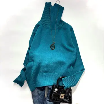 새상품급 그린 라벨 릴랙싱 울 캐시미어 슬릿 터틀 니트 그린