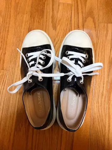 HILLS AVENUE 블랙 스니커즈 인조 가죽