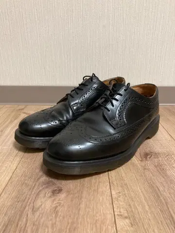 닥터마틴 블랙 윙팁 레더 슈즈 13844