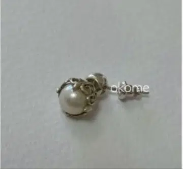 e.m. 귀걸이 펄 흔들림 화이트