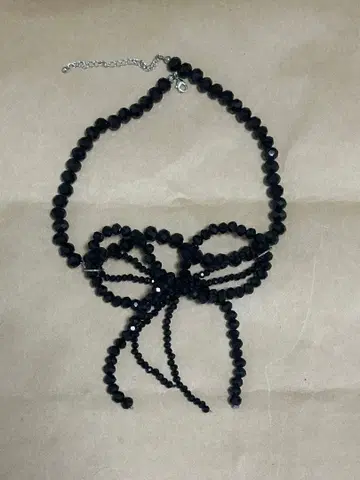 AIKON 블랙 비즈 리본 목걸이