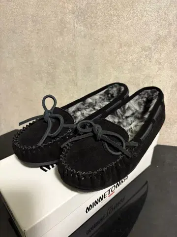 새상품급 MINNETONKA 키미 kimmy 25cm 모카신