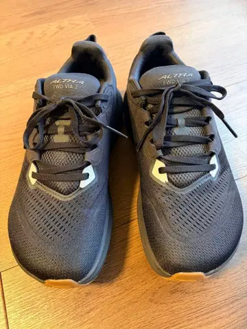 알트라 FWD VIA 2 남성용 US8.5 러닝화