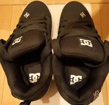 DC 블랙 스니커즈 27.5cm
