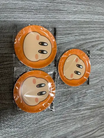 캐릭터 얼굴 디자인 핀 배지 3개 세트