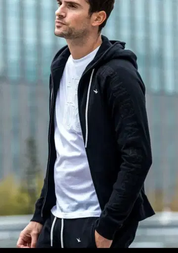 새상품 1PIU1UGUALE3 RELAX 우노피우노우과레토레 후드티