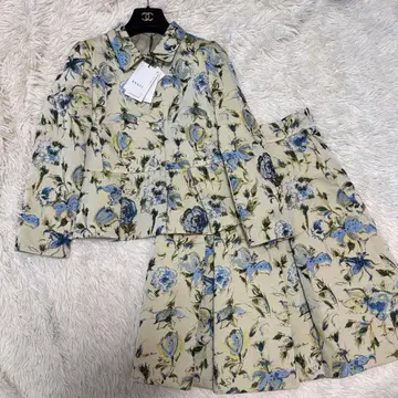 새상품 ANAYI 릴리 자카드 페플럼 자켓 & 스커트 꽃무늬