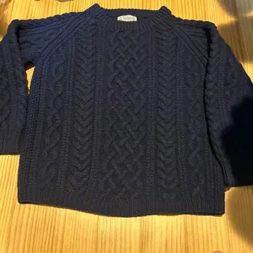 인버앨런 1A 네이비 케이블 니트 스웨터