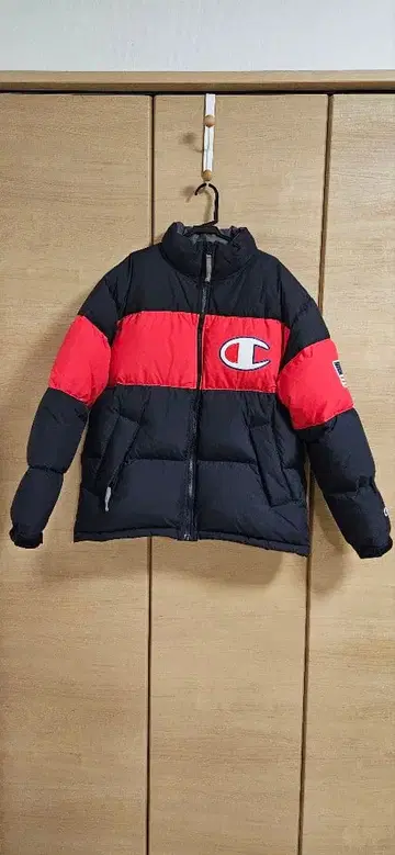 Champion 다운 자켓 M 블랙/레드