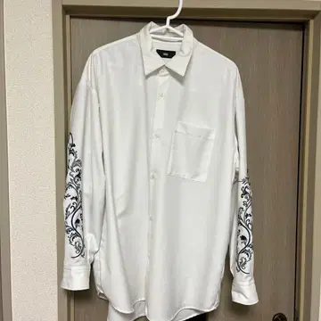 HARE 슬리브 자수 모티브 셔츠 FREE