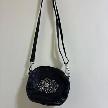 캄포마지 스터드 숄더백 블랙