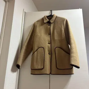 베이지 버튼 부착 자켓 체크 안감