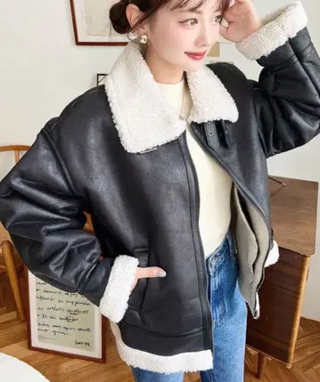 moment + 보아 페이크 무스탕 플라이트 자켓 블루종