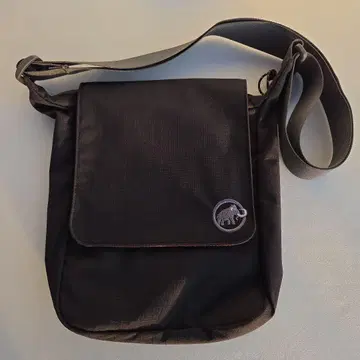 마무트 MAMMUT 숄더백