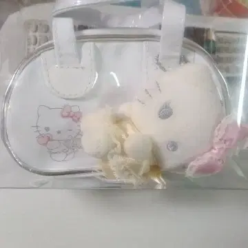 헬로키티 미니백 봉제 인형 포함