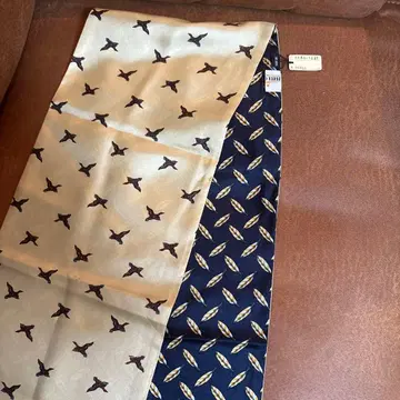 리버서블 스톨 새와 잎 디자인