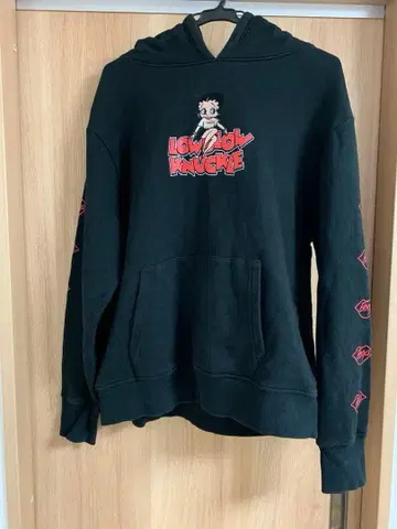 LOW BLOW KNUCKLE 후드티 XXL 베티짱