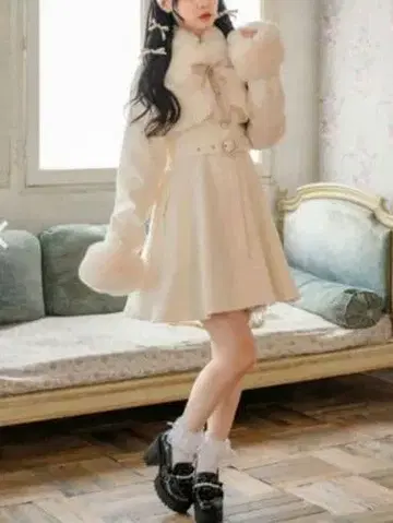 새상품 ROJITA 펄 참 티펫 볼레로풍 코트 로지타