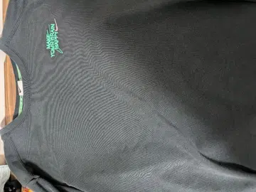 그래픽 프린트 블랙 T셔츠