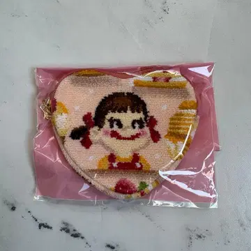 러브러리 바이 페이 페코짱 하트형 파우치