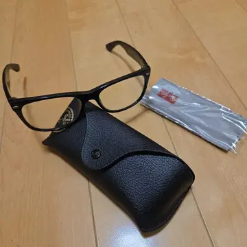 Ray-Ban RB 2132-F New Wayfarer