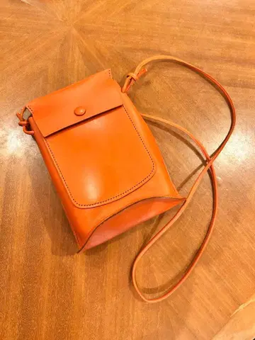 MARROW 백 오렌지 컬러