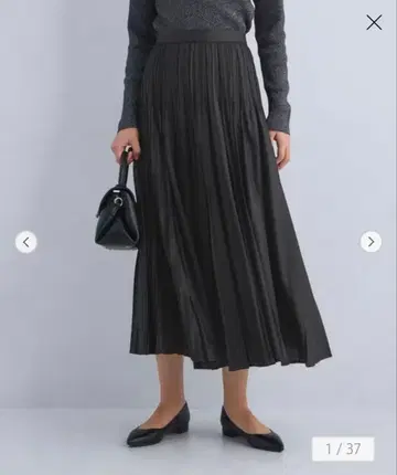 그린 라벨 릴랙싱 플리츠 스커트 블랙