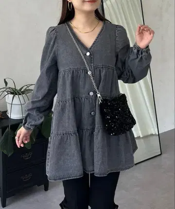 prose verse V넥 데님 티어드 블라우스