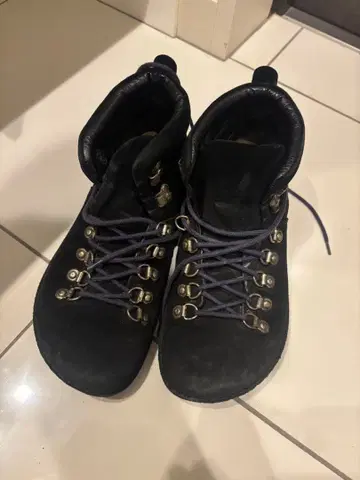 블랙 스웨이드 부츠