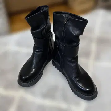 블랙 슬립온 부츠